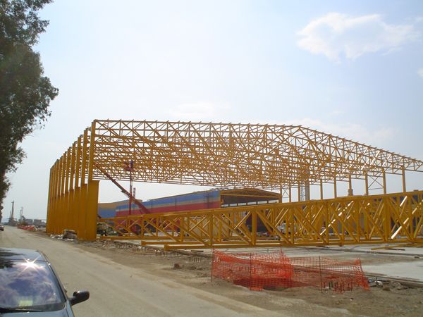 Αποθήκη πλέγματος ανοίγματος 65.00m στις εγκαταστάσεις της Χαλυβουργικής